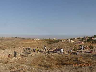 Uni Bonn team in Field O - view to Jordan River.jpg